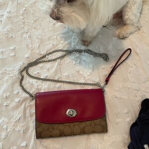 Coach Women’s Signature Chain Crossbody